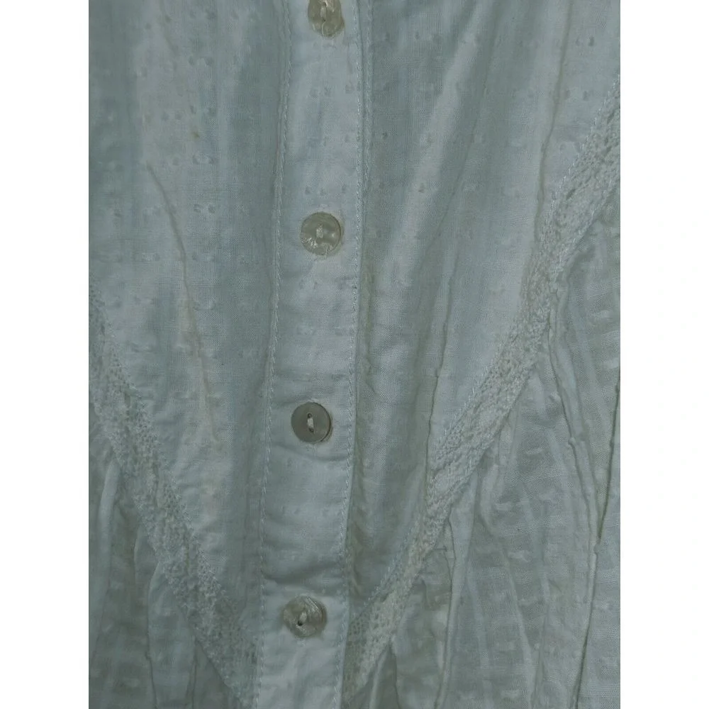 White Textured Button Up Shirt with‎ Lace Back Detail xs Read